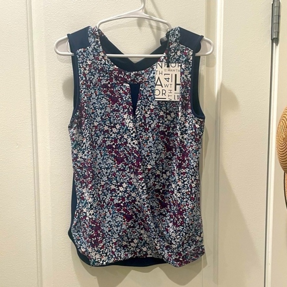 NEW…41 Hawthorn Clearwater Mixed Media Surplice Floral Top
